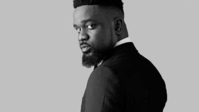 Sarkodie - 2 Paddies ft Joey B